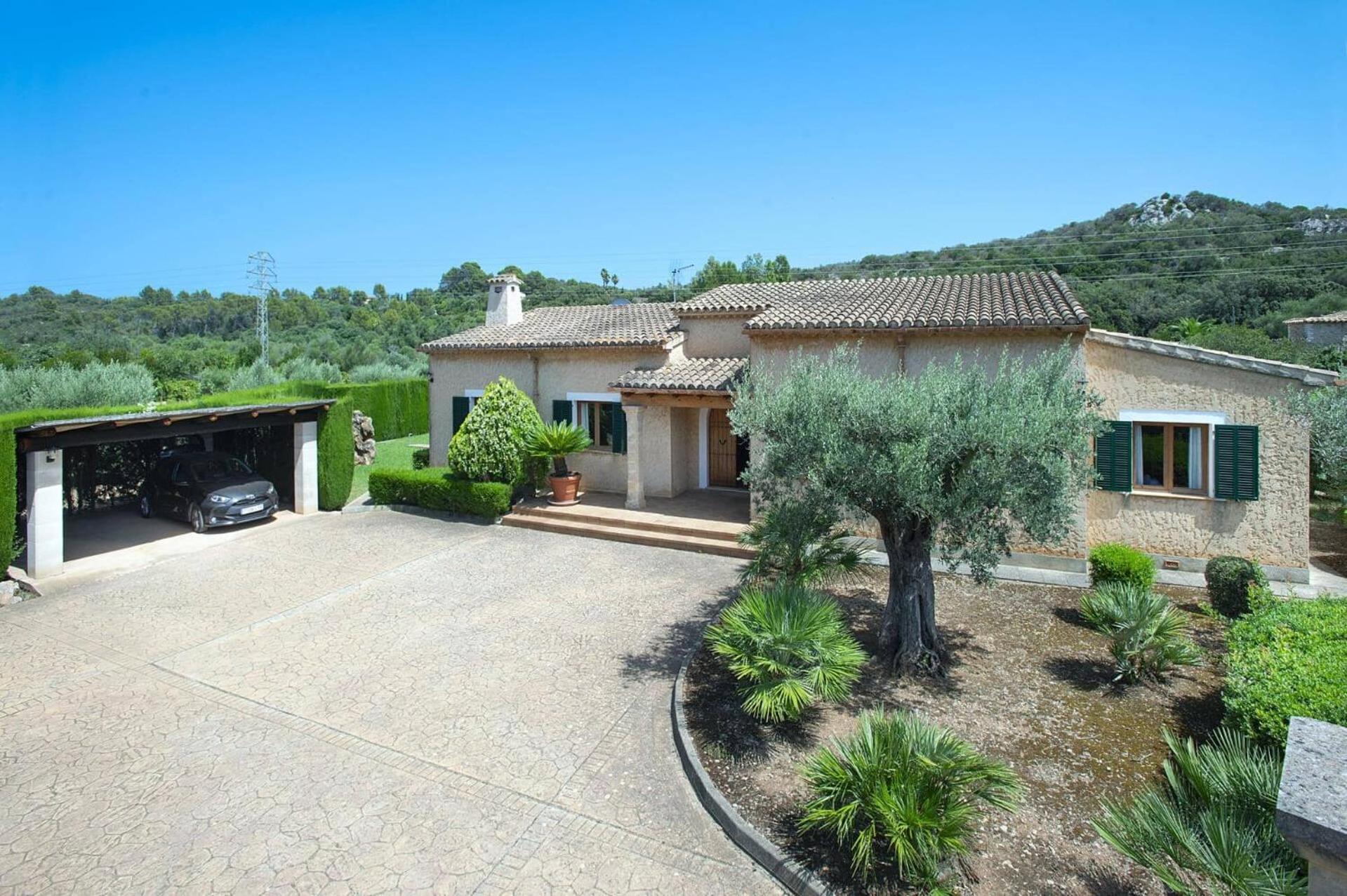 Villa Vidrier I By *